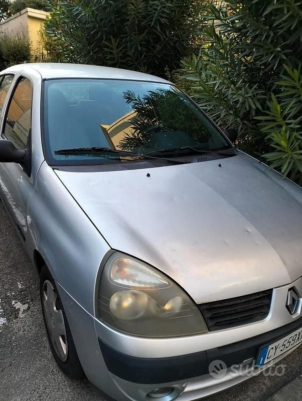 Usata 2006 Renault Clio II Utilitaria | 1400 € (Super prezzo) - Immagine 1/4