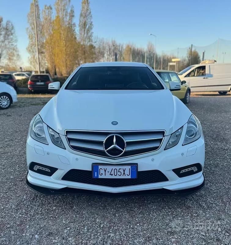Usata Mercedes E220 Avantgarde 170 CV (125 kW) 2010 Bianco Coupé