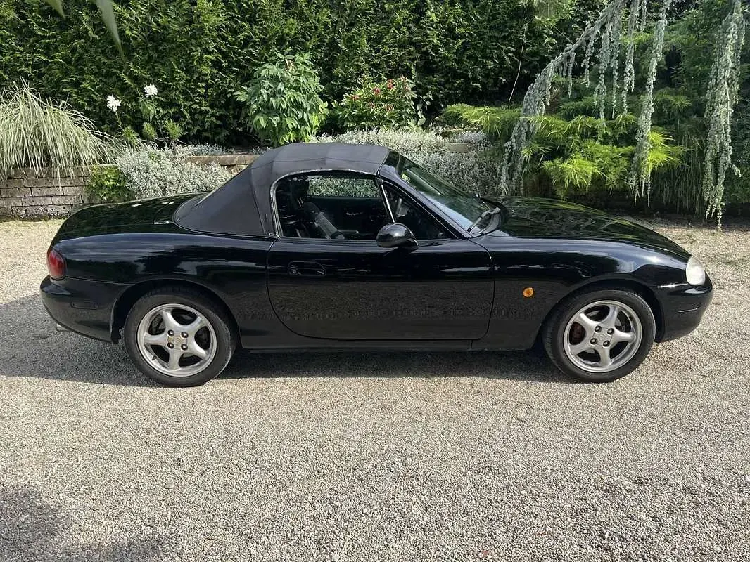 Usata Mazda MX5 110 CV (80 kW) 1999 Nero Cabrio