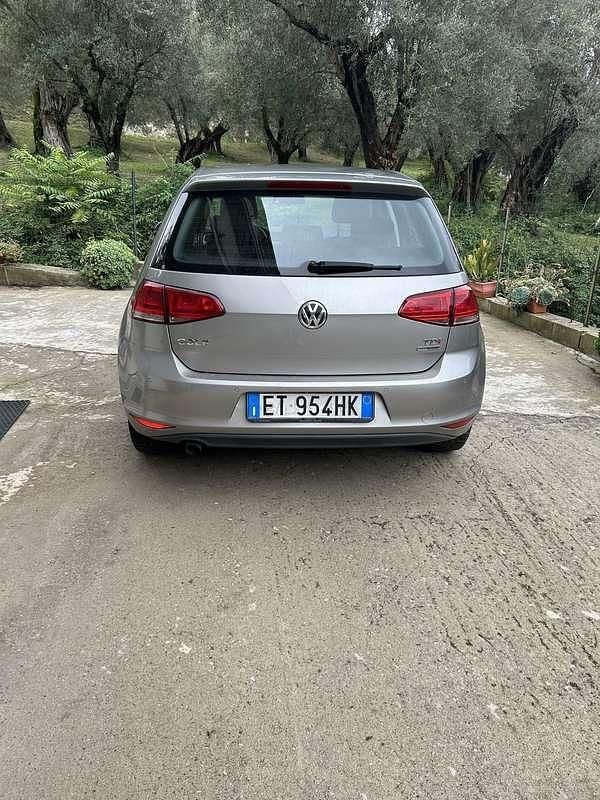 Usata VW Golf VII Highline 105 CV (77 kW) 2013 Berlina