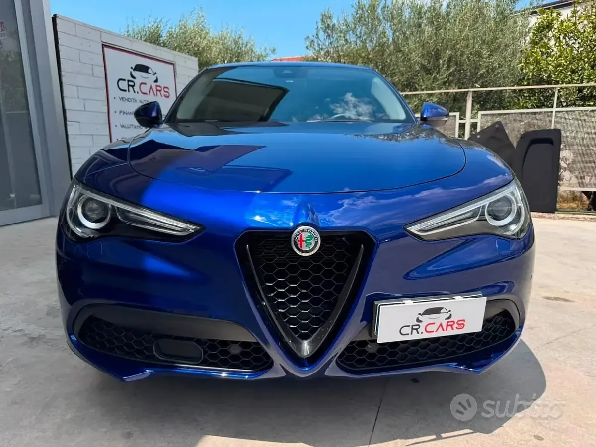 Usata Alfa Romeo Stelvio Sprint 190 CV (139 kW) 2021 Blu SUV