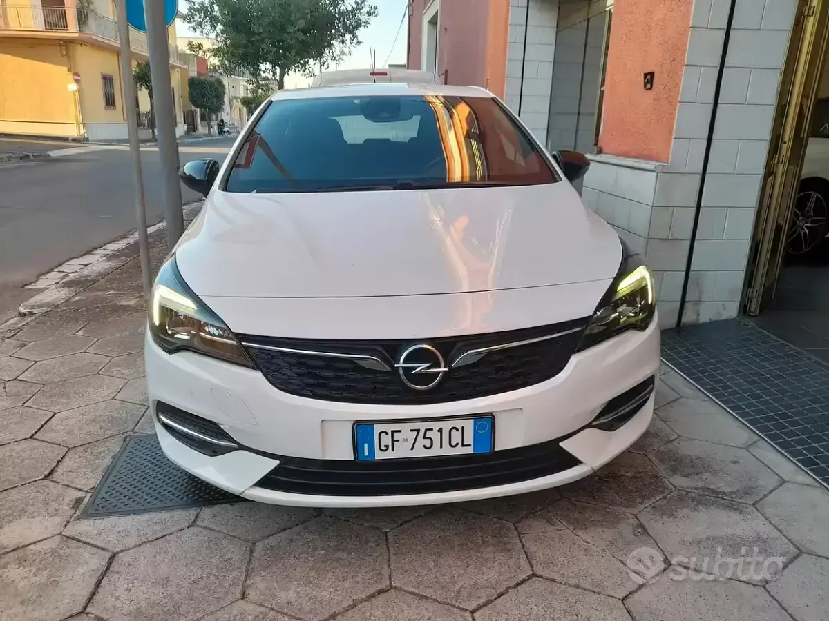Usata Opel Astra GS Line 122 CV (89 kW) 2020 Bianco Berlina