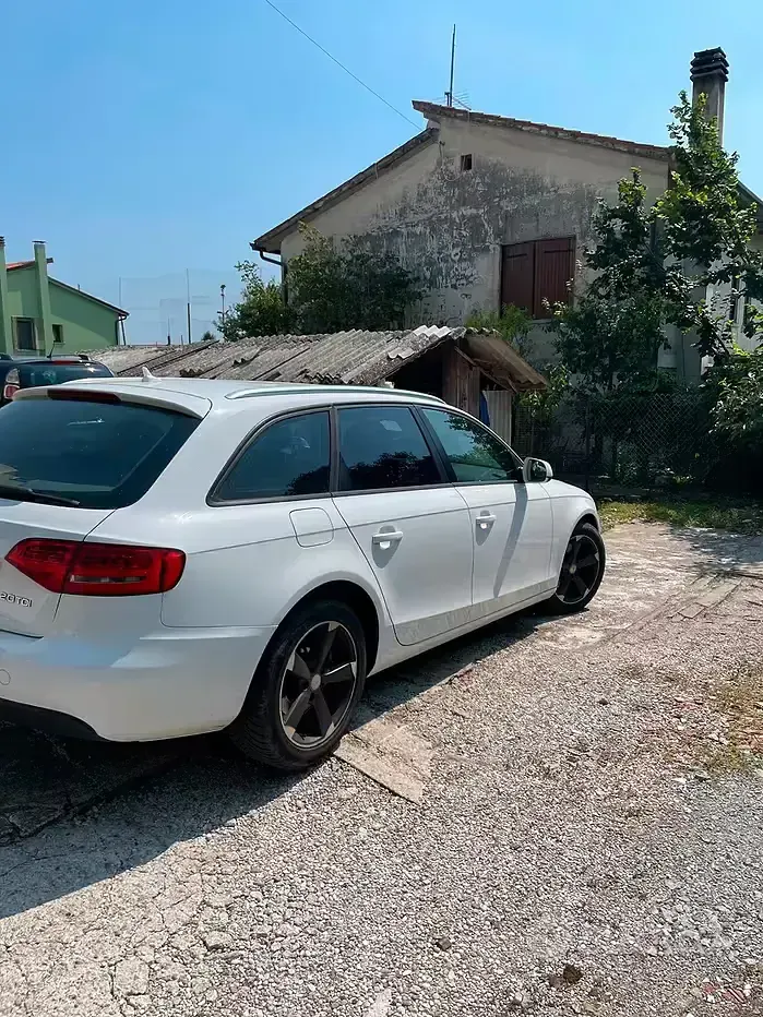 Usata Audi A4 Comfort 120 CV (88 kW) 2012 Bianco Station wagon