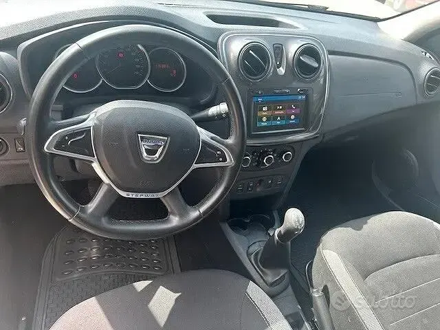 Usata Dacia Sandero Stepway 95 CV (69 kW) 2020 Grigio SUV