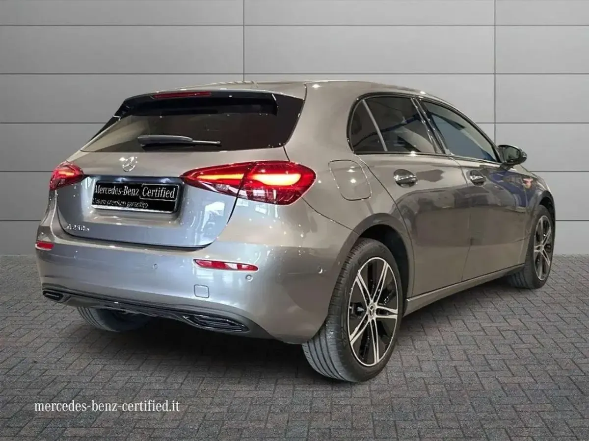 Usata Mercedes A250 Advanced Plus 163 CV (119 kW) 2025 Grigio scuro Berlina