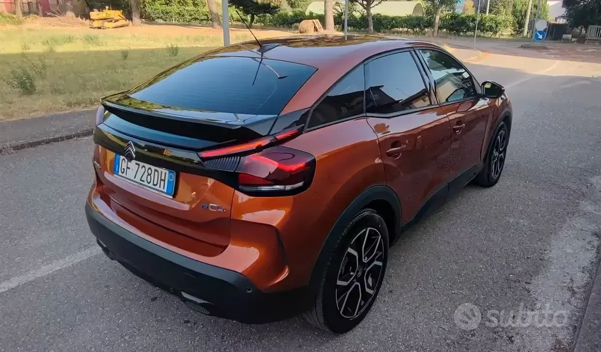Usata Citroën e-C4 56 kW (77 CV) 2021 Arancione Berlina
