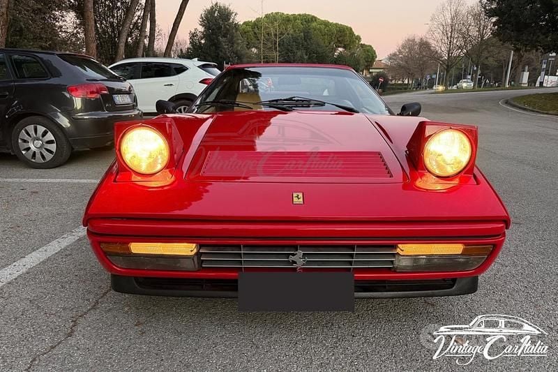 Usata Ferrari 328 270 CV (198 kW) 1986 Rosso Cabrio