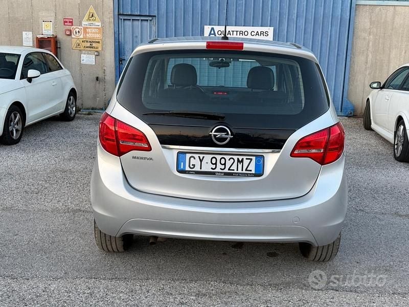 Usata Opel Meriva 100 CV (73 kW) 2013 Grigio Monovolume