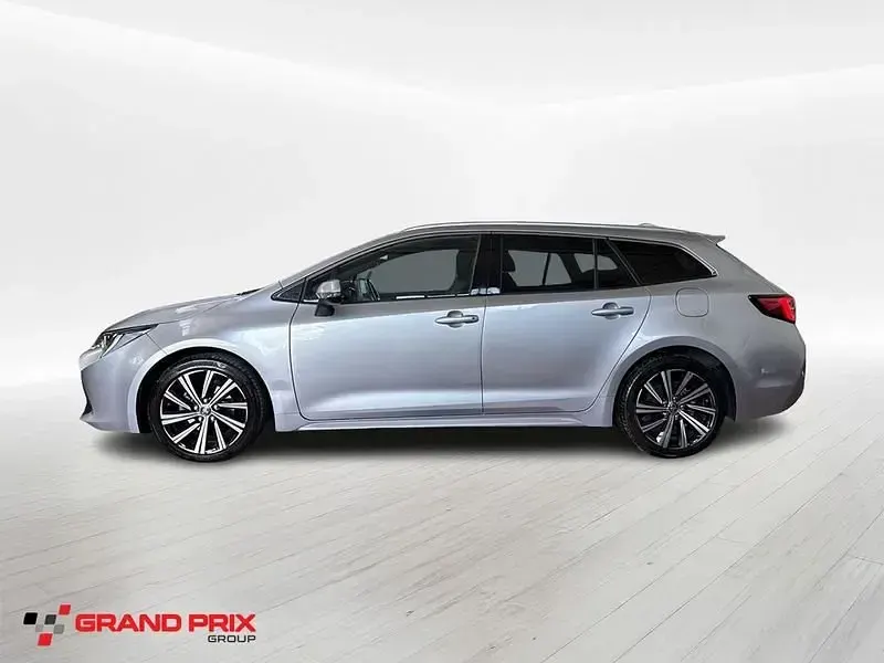 Usata Toyota Corolla Active 122 CV (89 kW) 2022 Grigio Station wagon