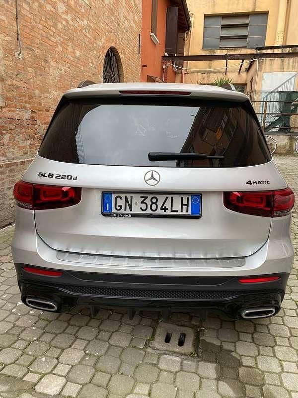 Usata Mercedes GLB220 190 CV (139 kW) 2023 Argento SUV