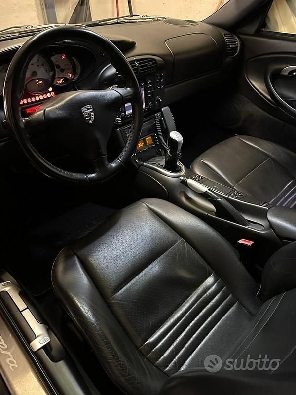 Usata Porsche 911 Carrera 4 Cabriolet 300 CV (220 kW) 2000 Nero Cabrio
