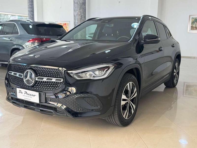 Usata Mercedes GLA200 150 CV (110 kW) 2022 Nero SUV
