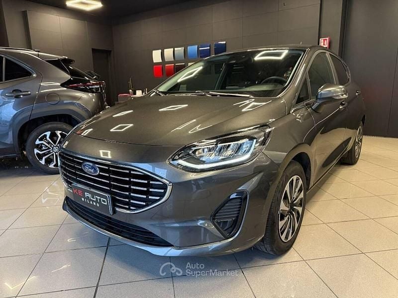 Grigio Usata 2023 Ford Fiesta Titanium Tre volumi | 13.990 € (Buon prezzo) - Immagine 1/4