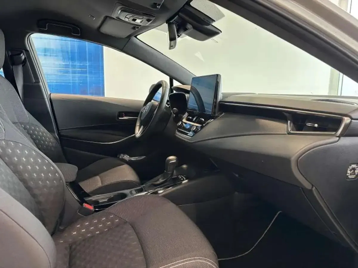 Usata Toyota Corolla Active 98 CV (72 kW) 2023 Grigio Berlina