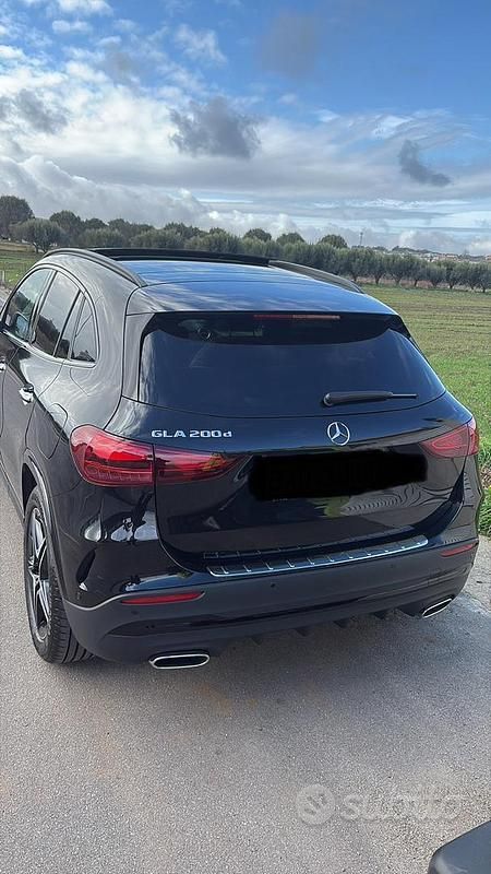 Usata Mercedes GLA200 Premium 150 CV (110 kW) 2024 Nero SUV