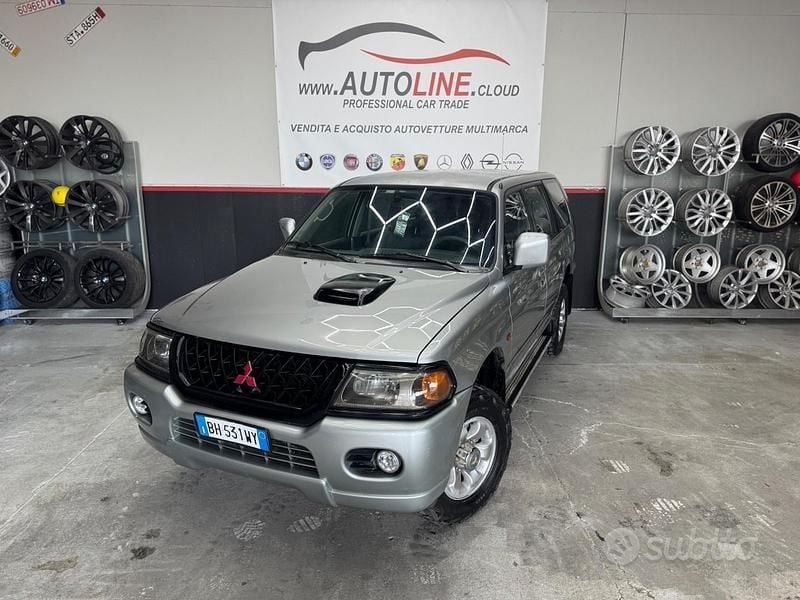 Usata Mitsubishi Pajero Sport 100 CV (73 kW) 2000 Grigio SUV