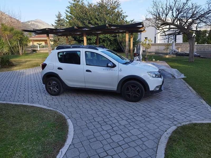 Usata Dacia Sandero Stepway 90 CV (66 kW) 2017 Bianco Berlina