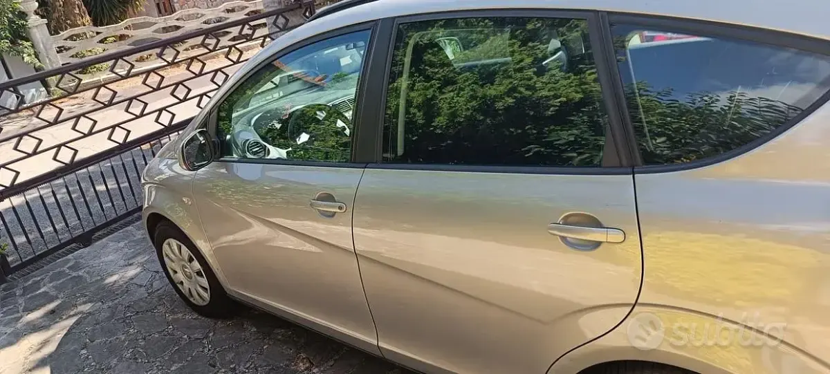 Usata Seat Altea 85 CV (62 kW) 2011 Marrone Monovolume