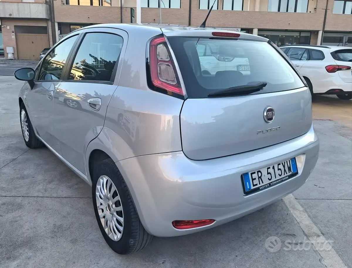 Usata Fiat Grande Punto 95 CV (69 kW) 2013 Utilitaria