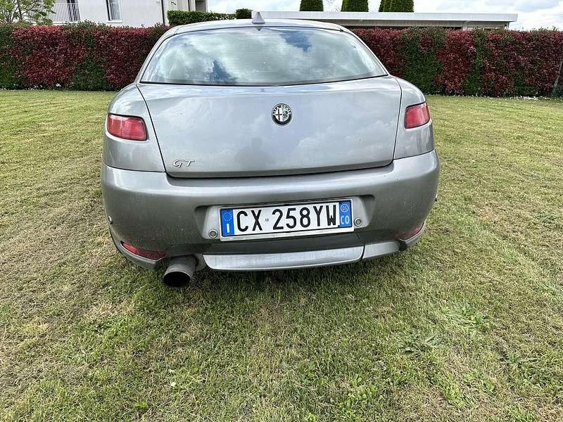 Usata Alfa Romeo GT Distinctive 165 CV (121 kW) 2005 Coupé