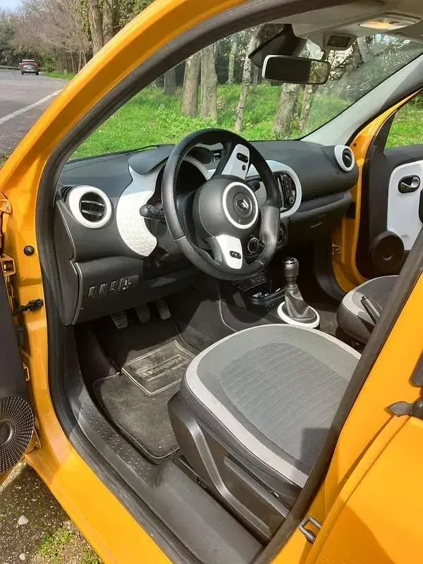 Usata Renault Twingo 65 CV (47 kW) 2022 Giallo Utilitaria