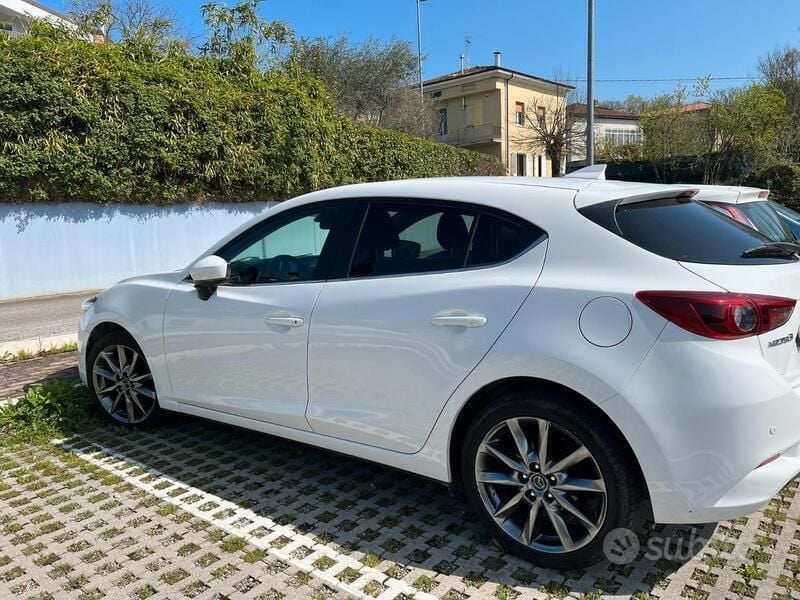 Usata Mazda 3 Evolve 101 CV (74 kW) 2018 Bianco Berlina
