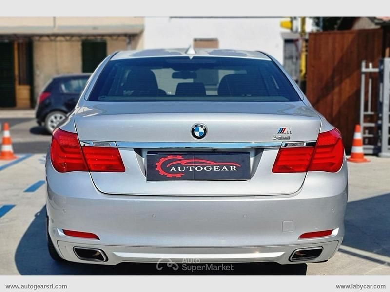 Usata BMW 740 306 CV (225 kW) 2010 Gray Berlina