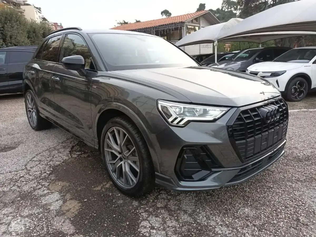 Usata Audi Q3 Ambiente 150 CV (110 kW) 2025 Gray SUV