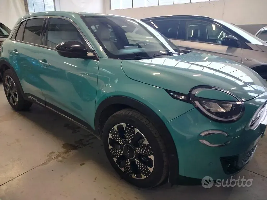 Usata Fiat 600 La Prima 101 CV (74 kW) 2025 Blu SUV