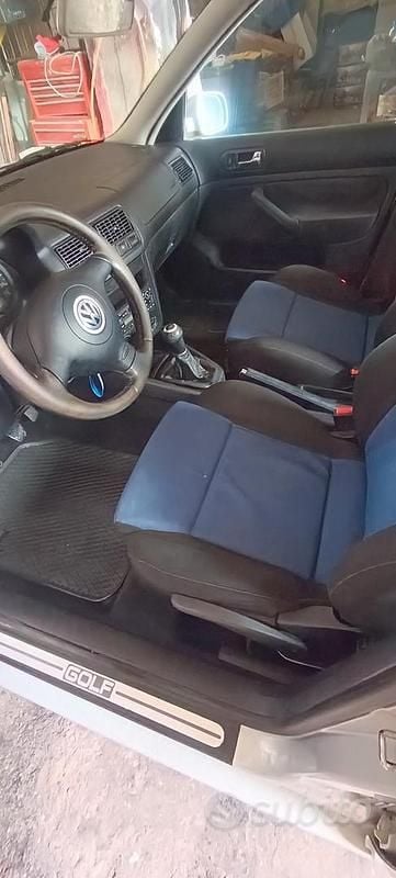 Usata VW Golf IV 110 CV (80 kW) 2000 Grigio Berlina
