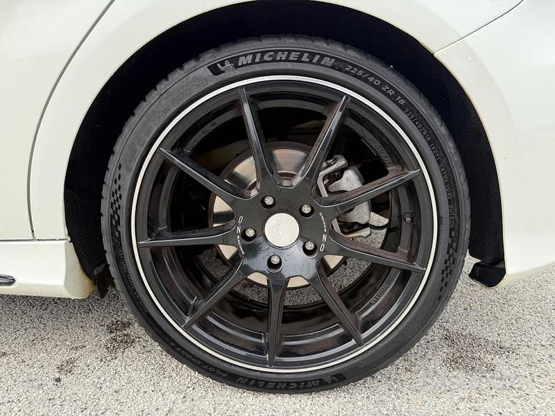 Usata Mercedes A180 Premium 109 CV (80 kW) 2013 Bianco Utilitaria