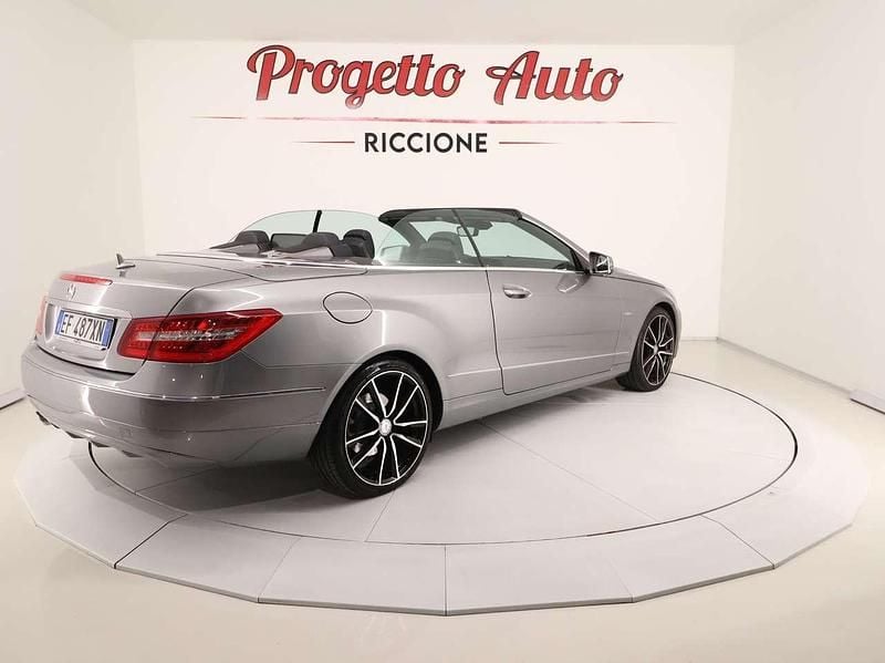 Usata Mercedes E200 Avantgarde 184 CV (135 kW) 2010 Grigio Cabrio