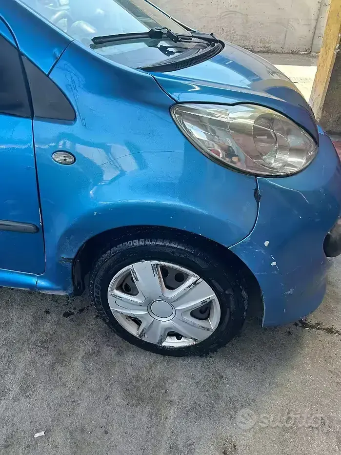 Usata Peugeot 107 68 CV (50 kW) 2007 Bluazzurro Utilitaria