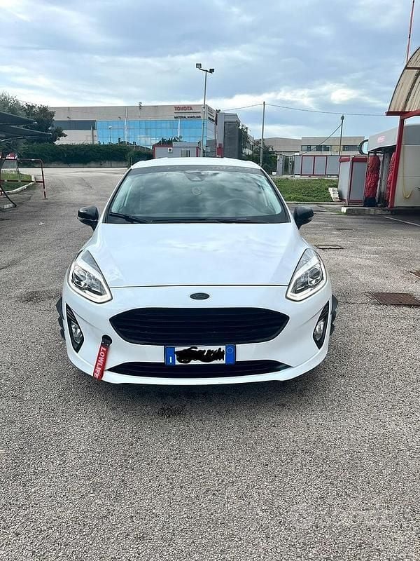 Usata Ford Fiesta Titanium 92 CV (67 kW) 2019 Bianco Utilitaria