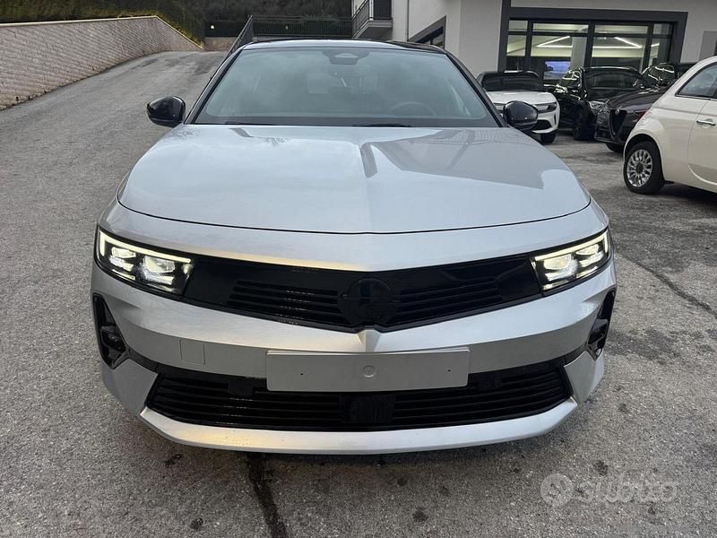 Usata Opel Astra 131 CV (96 kW) 2024 Argento Berlina