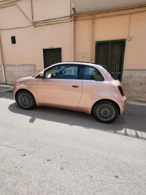 Usata Fiat 500e Icon 41 kW (57 CV) 2022 Cabrio