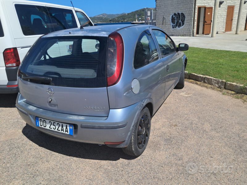 Usata Opel Corsa 45 CV (33 kW) 2006 Grigio Utilitaria