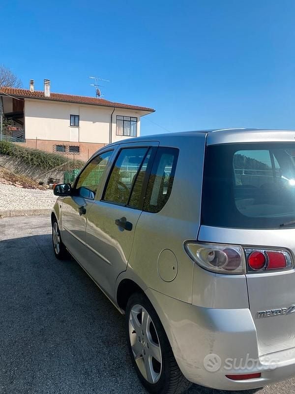 Usata Mazda 2 2006 Grigio Utilitaria
