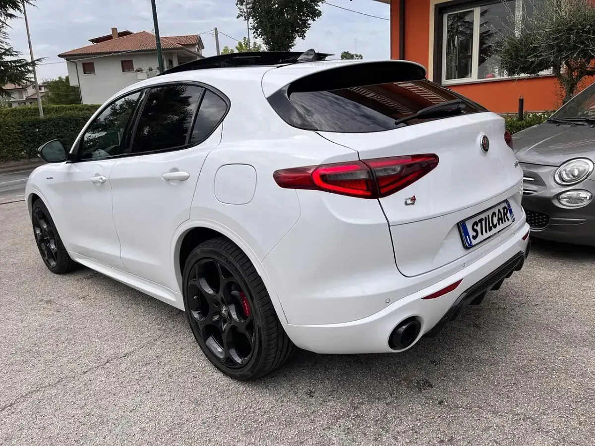Usata Alfa Romeo Stelvio Veloce 209 CV (153 kW) 2022 Bianco SUV
