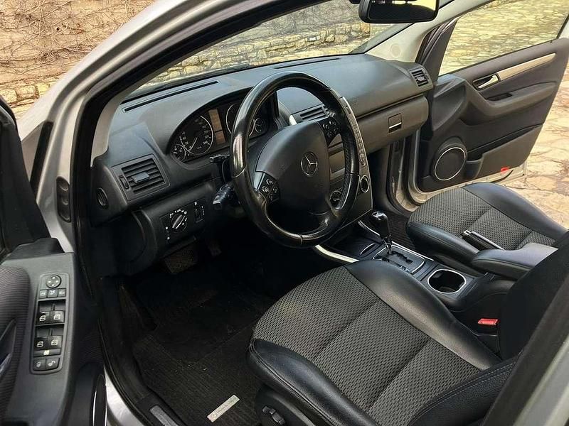 Usata Mercedes A180 Avantgarde 109 CV (80 kW) 2009 Argento Monovolume