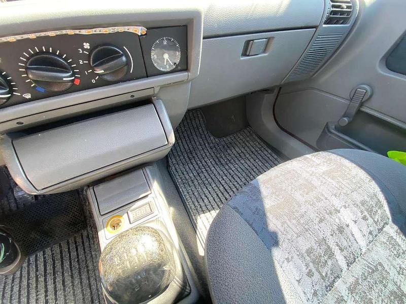 Usata Renault Clio 58 CV (42 kW) 1997 Rosso Utilitaria