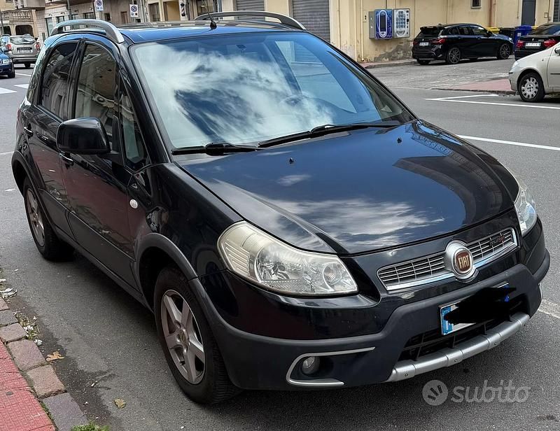 Nero Usata 2011 Fiat Sedici SUV | 4999 € (Buon prezzo) - Immagine 1/3