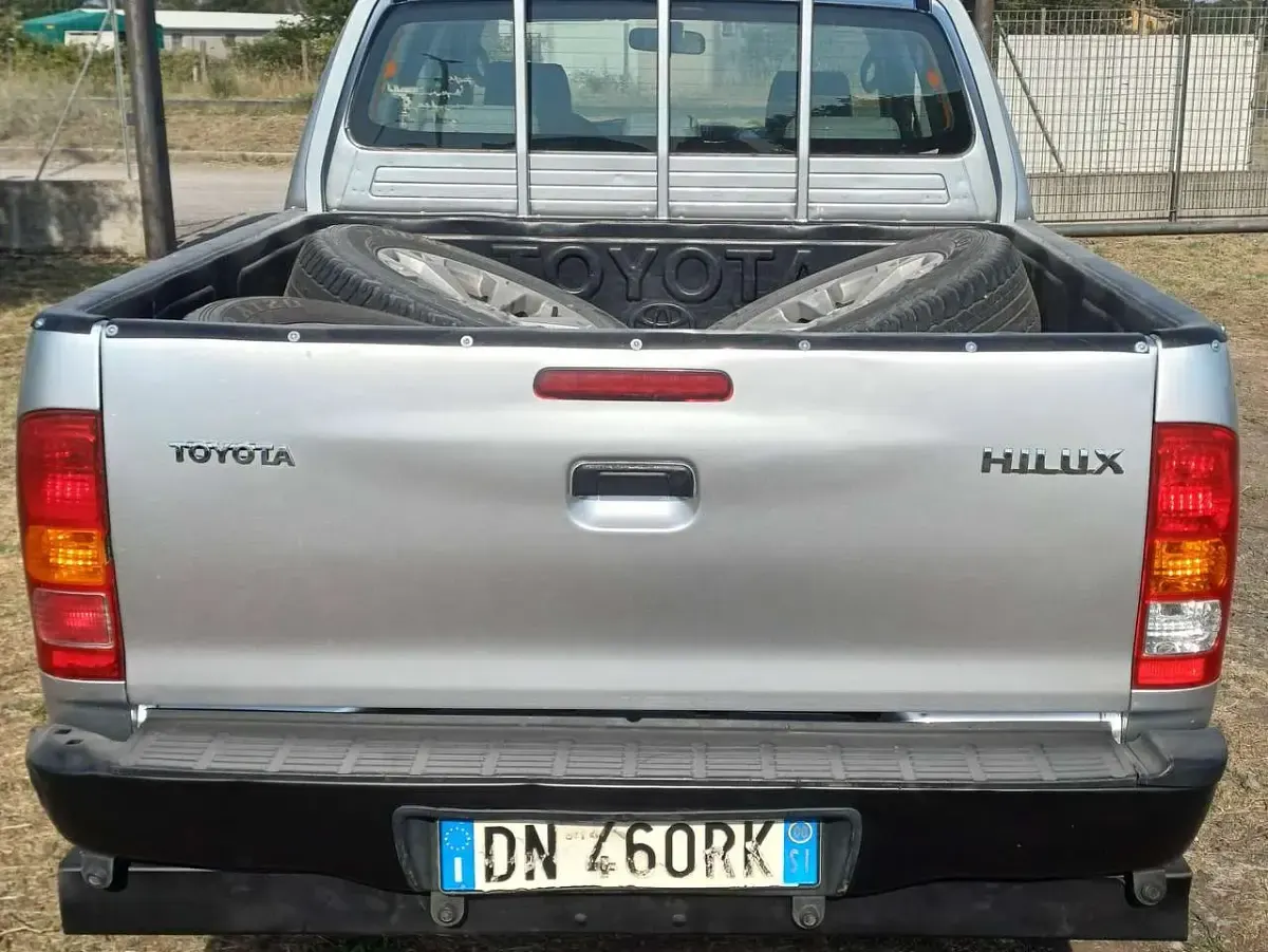 Usata Toyota HiLux 120 CV (88 kW) 2008 Argento Pick-up