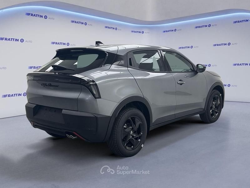 Second-hand Alfa Romeo Junior 145 CP (106 kW) 2025 Gri SUV