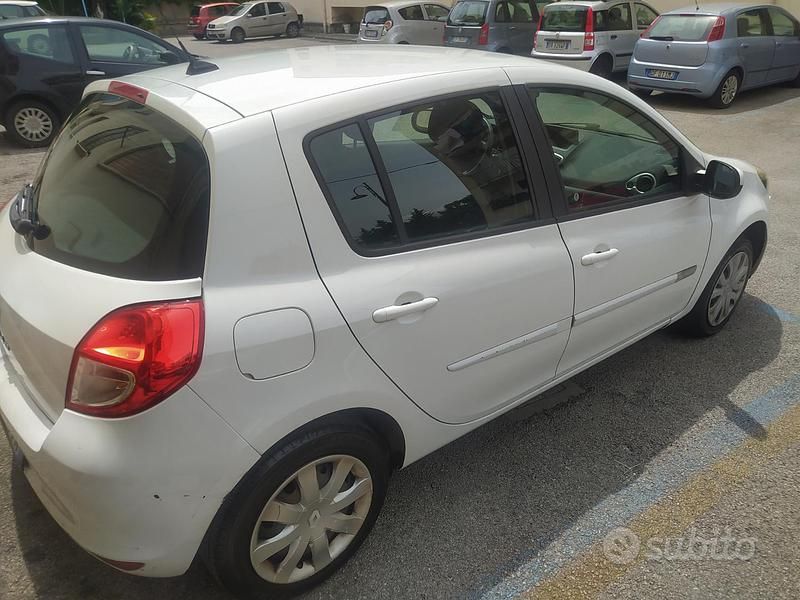 Usata Renault Clio IV 75 CV (55 kW) 2012 Bianco Utilitaria