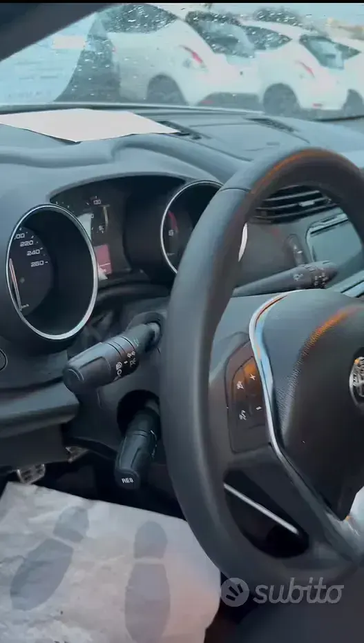 Usata Alfa Romeo Giulietta 120 CV (88 kW) 2019 Bianco Utilitaria
