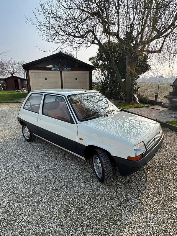 Usata Renault Super 5 94 CV (69 kW) 1984 Bianco Utilitaria