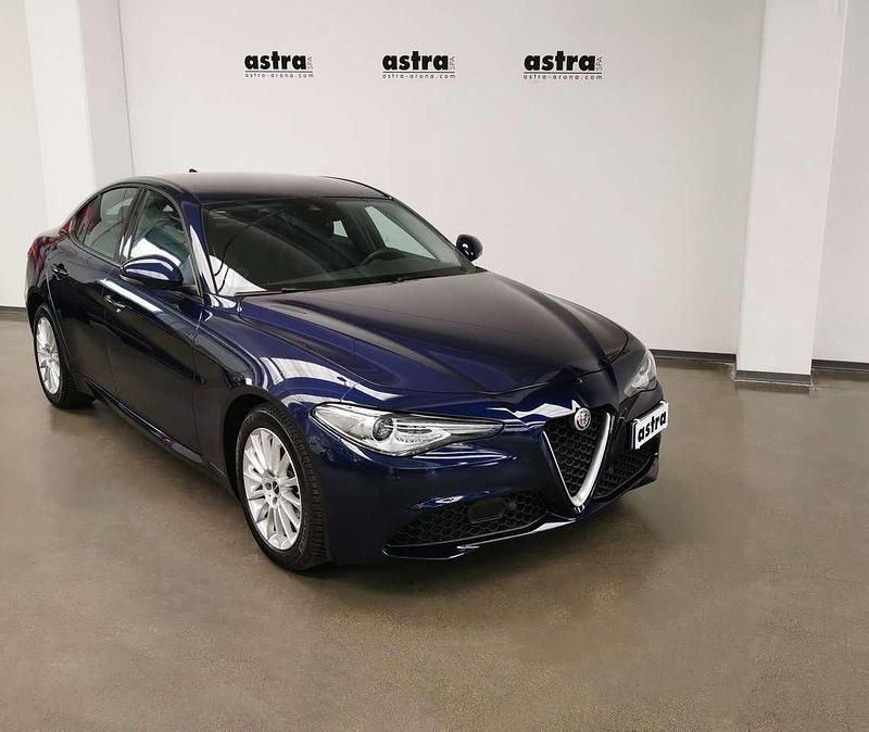 Usata Alfa Romeo Giulia Super 179 CV (131 kW) 2019 Blu montecarlo Berlina