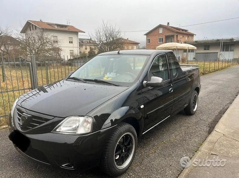 Usata Dacia Logan 86 CV (63 kW) 2010 Nero Pick-up