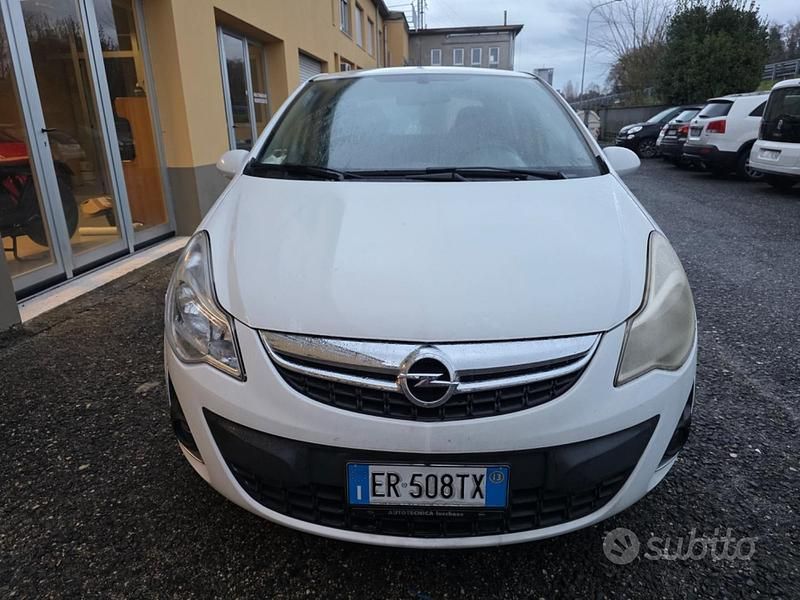 Usata Opel Corsa Edition 85 CV (62 kW) 2013 Bianco Utilitaria